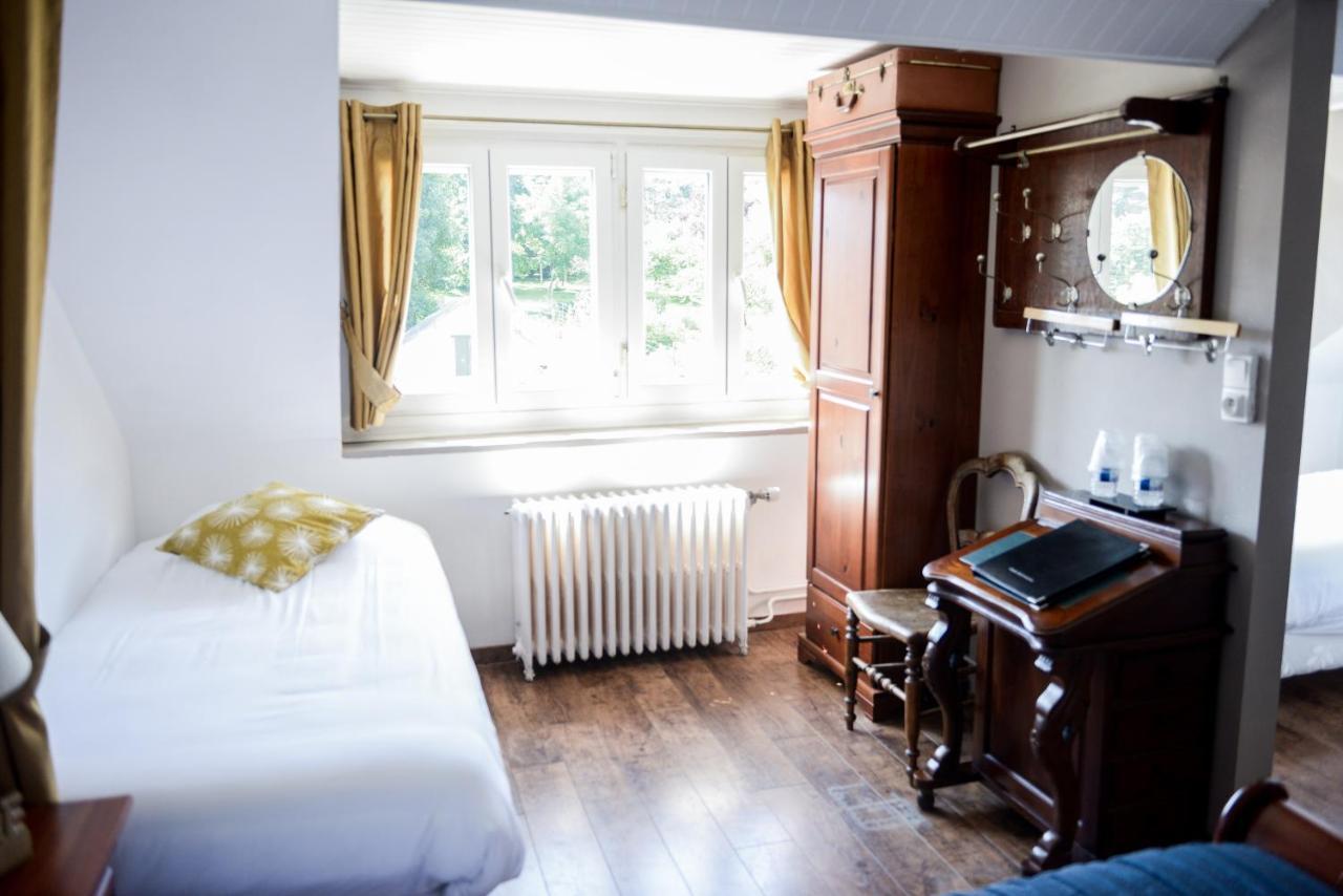 Hotel Logis Le Saint Hubert Haybes Esterno foto