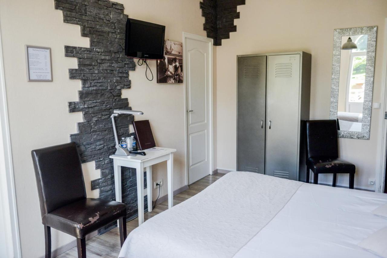Hotel Logis Le Saint Hubert Haybes Esterno foto